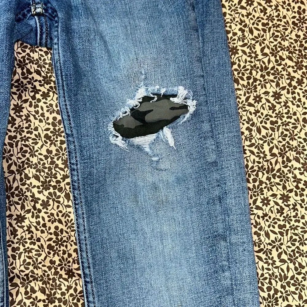 Abercrombie kids camo patch jeans 9/10